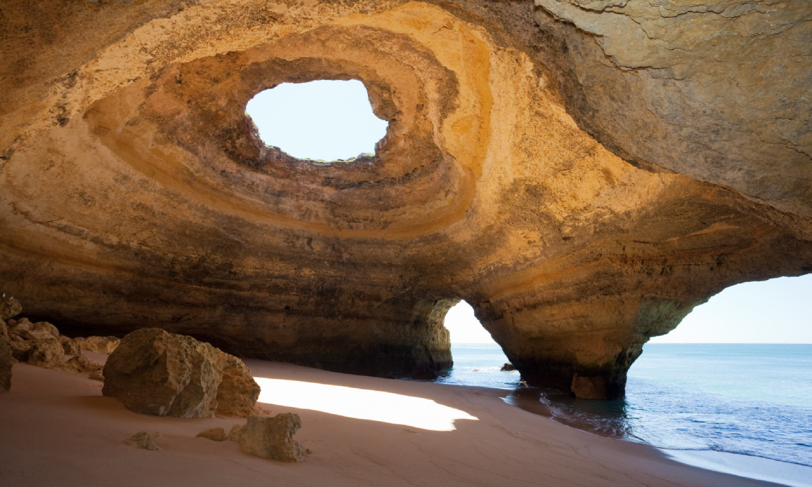 Praia de Benagil in Algarve (Shutterstock)