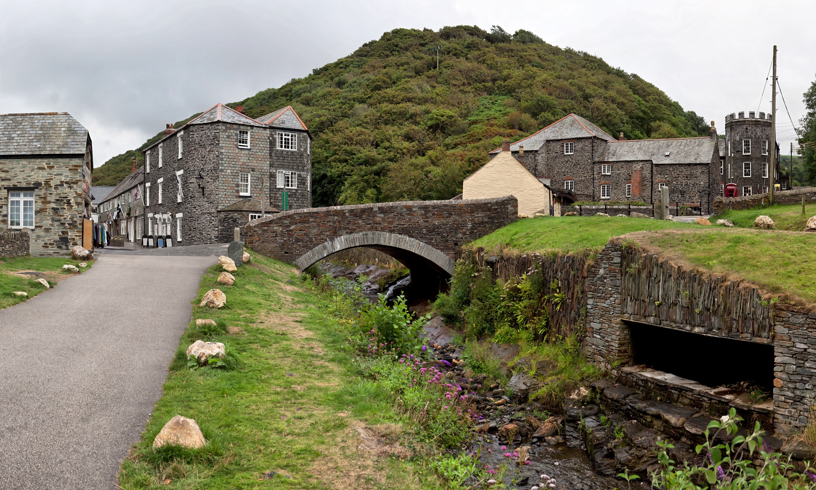 Bocastle village Cornwall (Shutterstock.com)