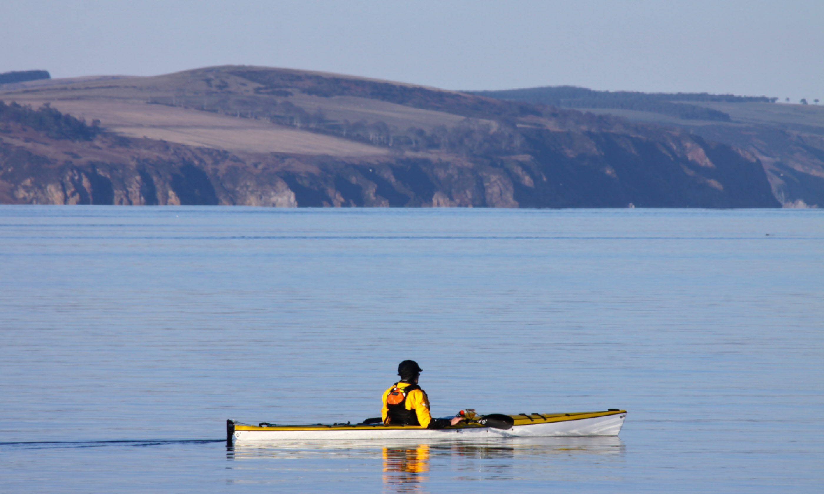 Sea kayaking in Scotland (Shutterstock)