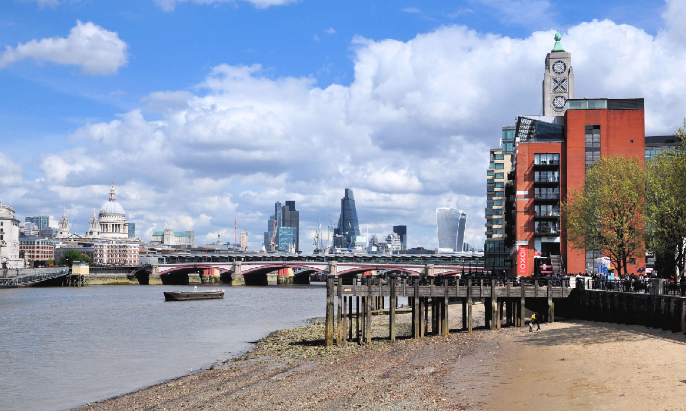 Low tide on the River Thames (Shutterstock)
