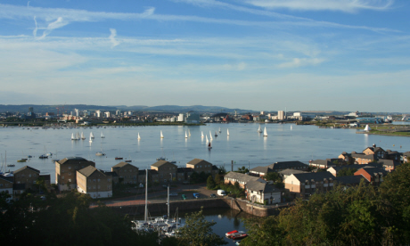 View over the Bay from Penarth towards Cardiff (Flickr: Ben Salter)