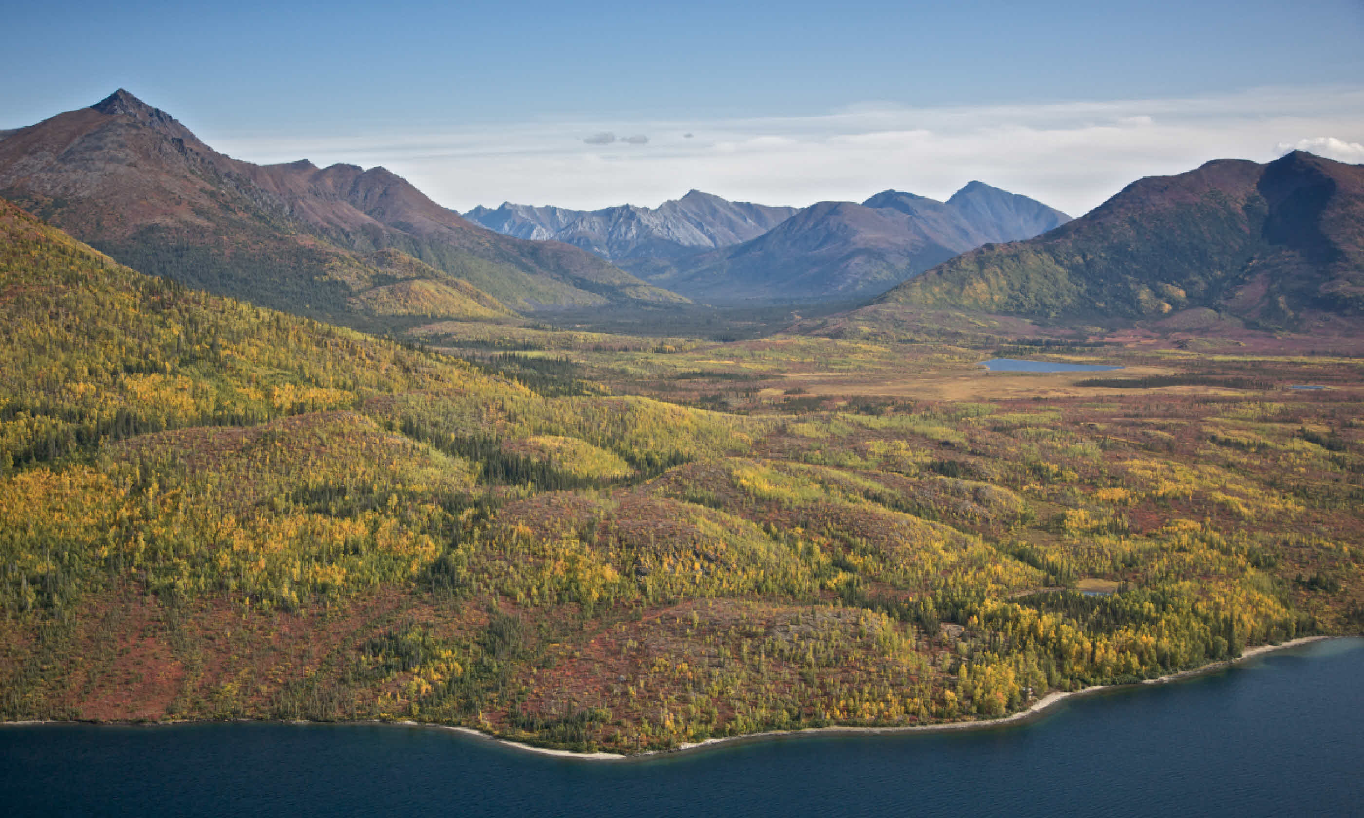 Alaskan mountain valley (Shutterstock)
