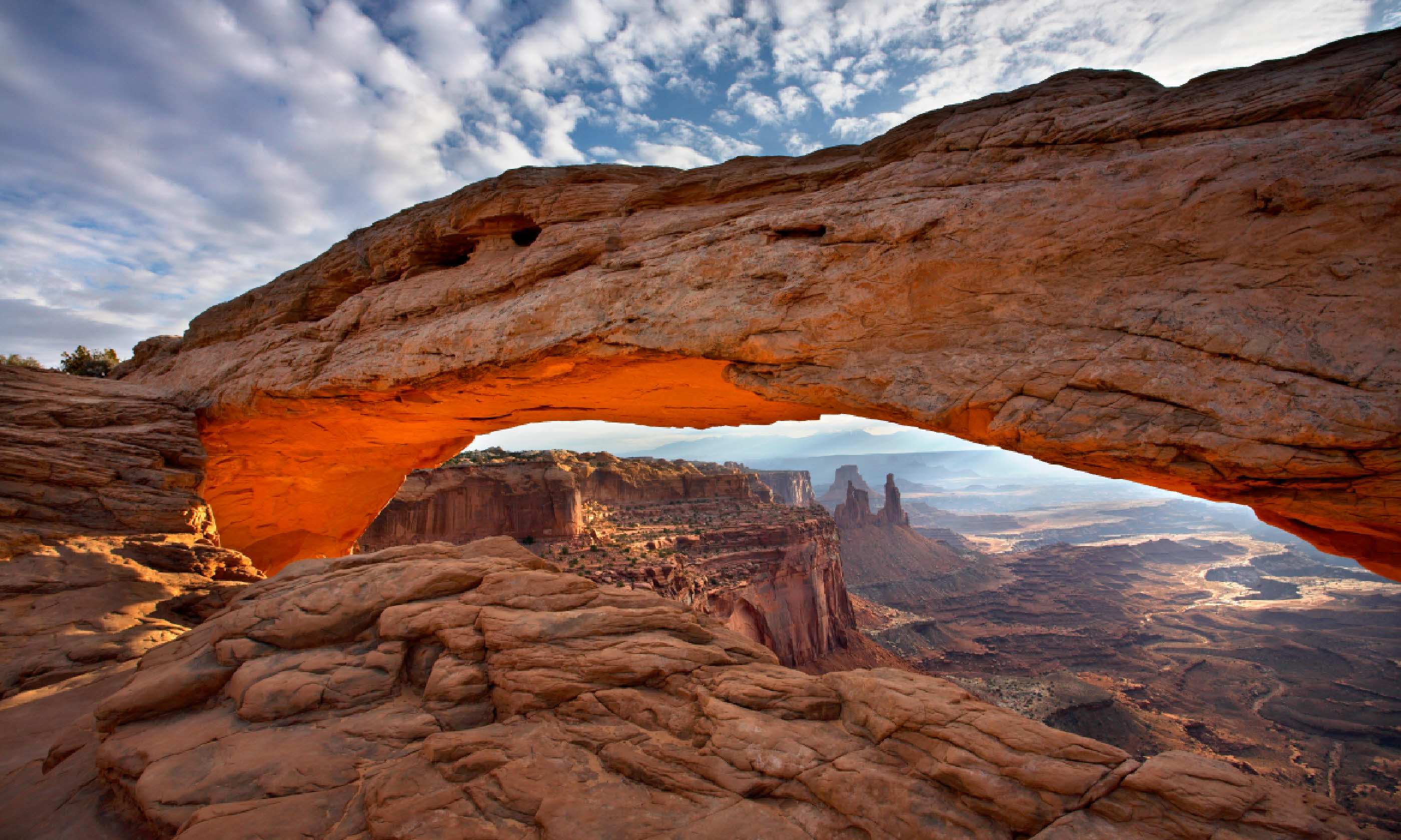 Mesa Arch (Shutterstock)