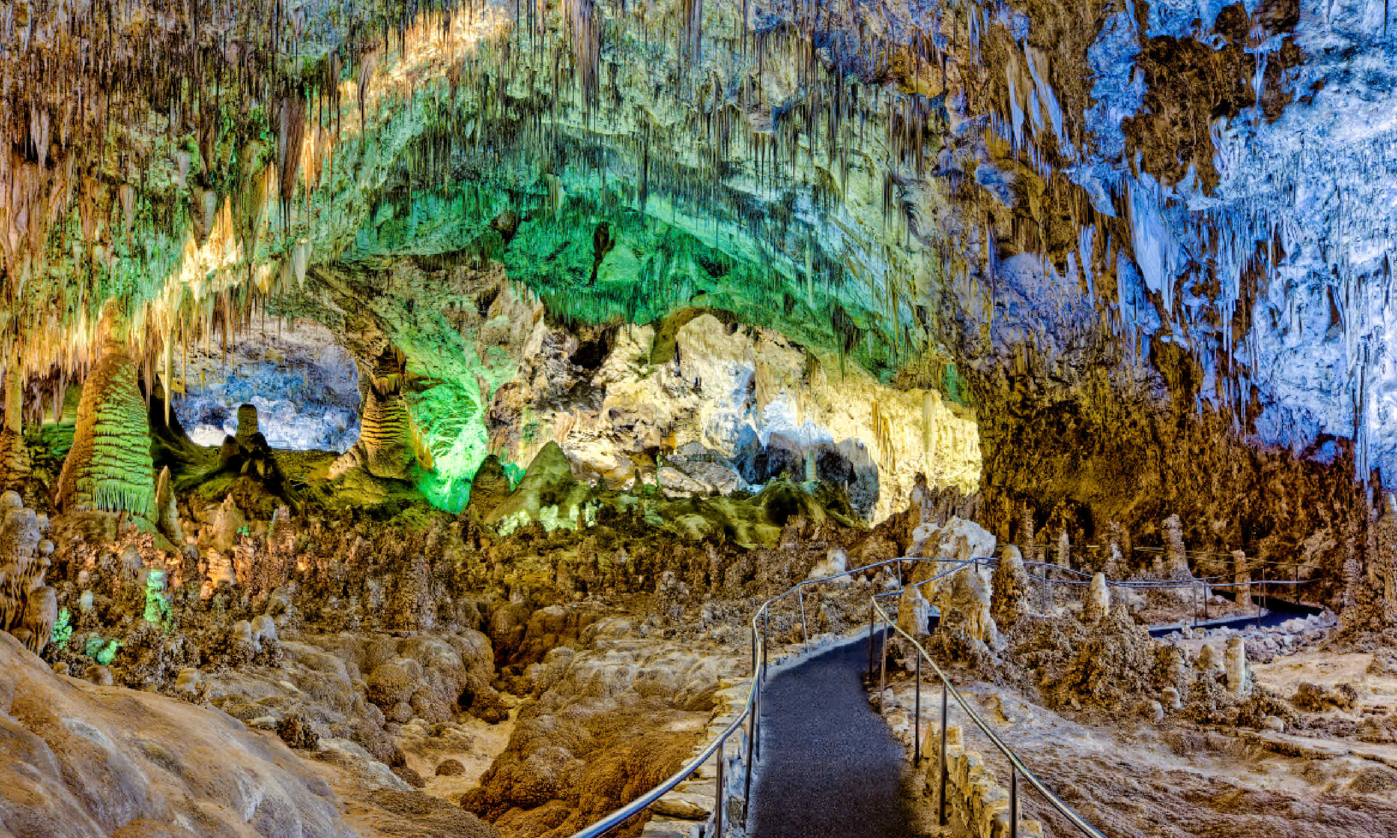 Carlsbad Caverns, New Mexico (Shutterstock)