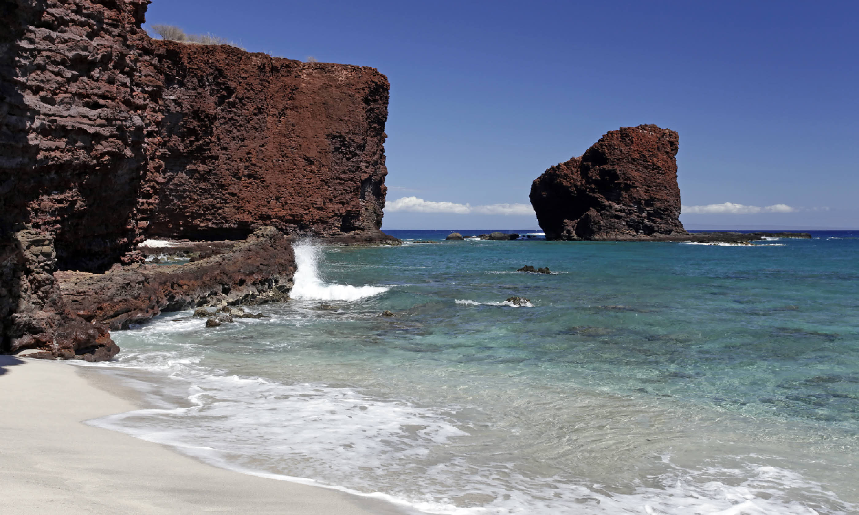Sweetheart Rock – Island of Lanai, Hawaii (Shutterstock)