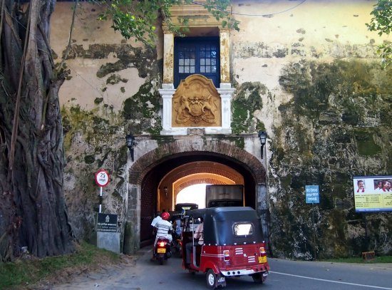 Galle Fort. Passing through the fortress walls, arriving by tuk tuk.