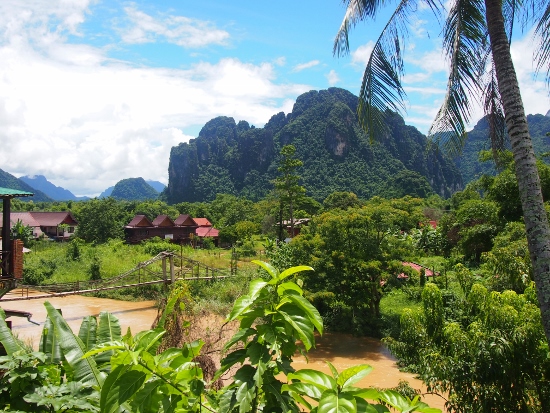 Take children to Vang Vieng Laos