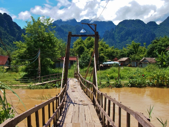 Take kids to Vang Vieng