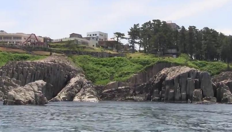 Tojimbo Cliffs Area from Tour Boat