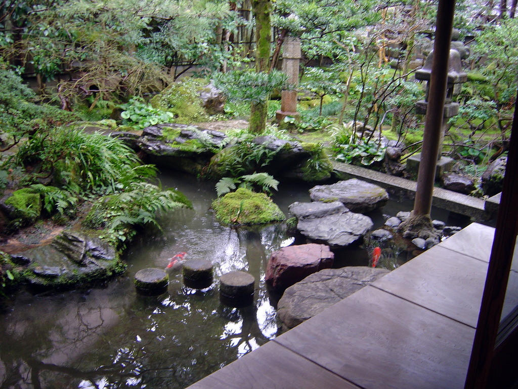 Garden at the Nomura samurai house in Kanazawa's Nagamachi samurai district (photo:  jpellgen/flickr)