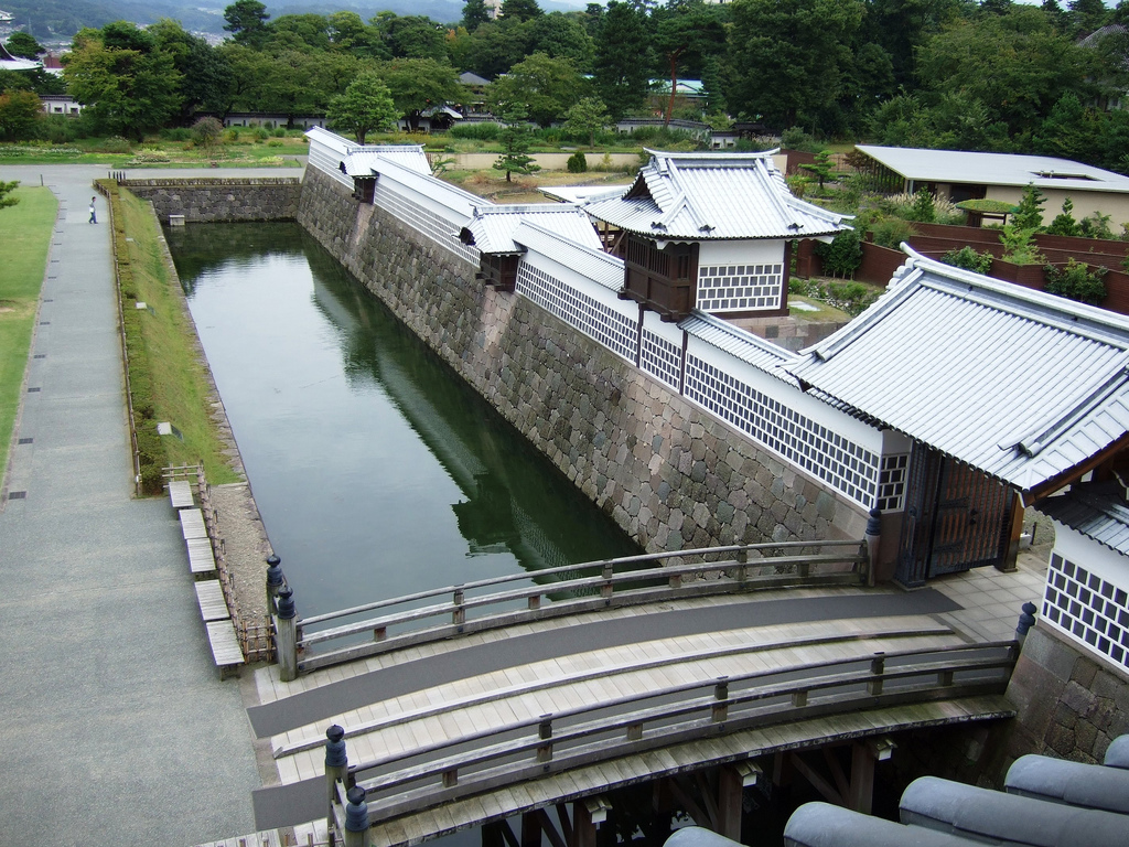 Kanazawa Castle inner moat (photo: lesleyk/flickr)