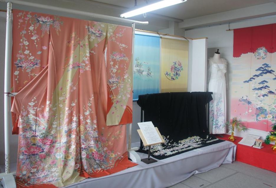 Kaga Yuzen Tradtional Industries Center displays (photo: tripadvisor.ca)