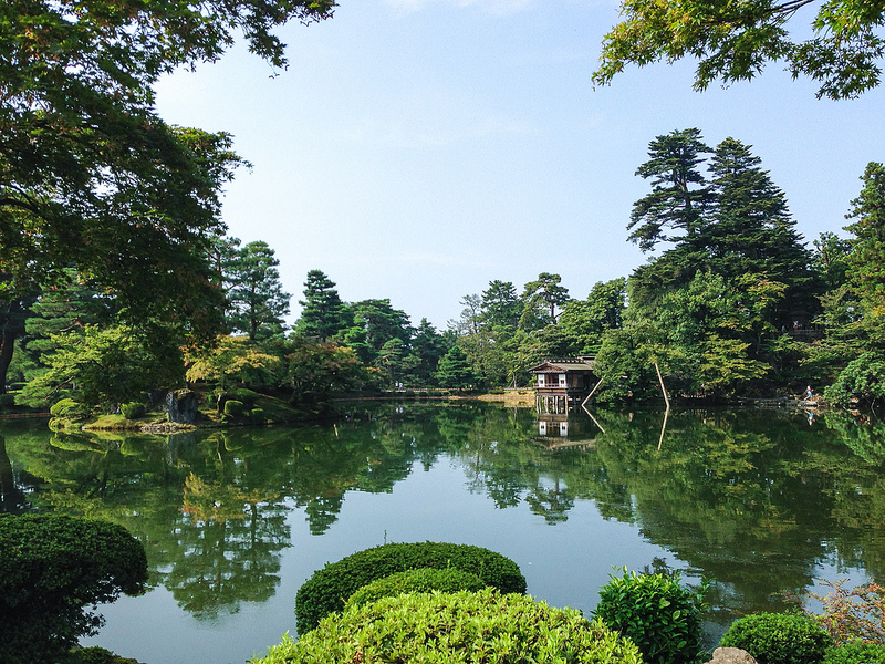 Kenroku-en Garden in Ishikawa Prefecture (photo:  cotaro70s/flickr)
