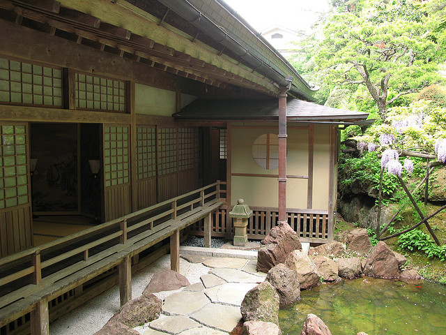 Shojoshin-in temple and rooms (photo: thisyearsboy/flickr)