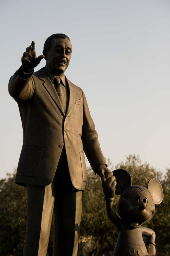 Tokyo Disneyland Walt Disney Statue