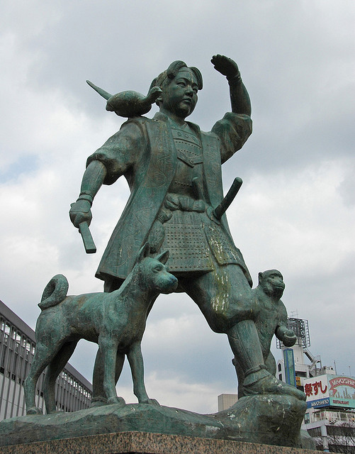 Momotaro statue in Okayama (photo: autan/flickr)