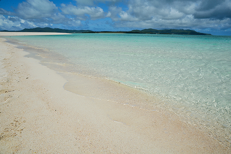 Kumejima - beautiful beach (photo: Nyon-Nyon/flickr)