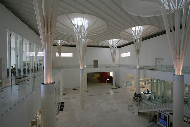 Okinawa Prefectural Museum and Art Museum inside (photo:  l-v-l/flickr)