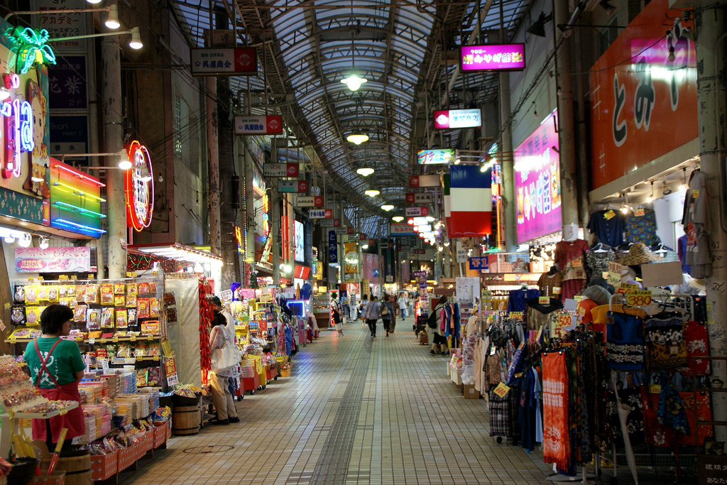 Heiwa-dori shopping mall in Naha, Okinawa (photo: Shuichi Aizawa/flickr)