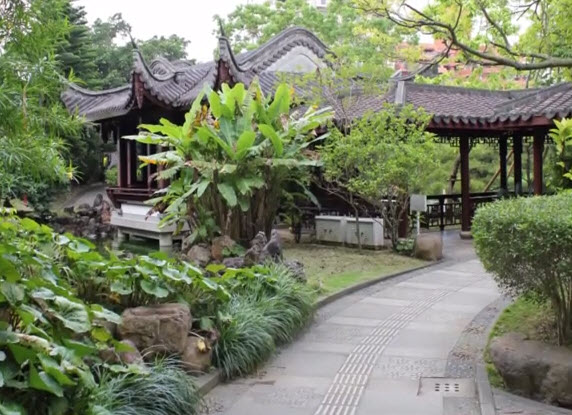 Fukushu-en Chinese Garden building