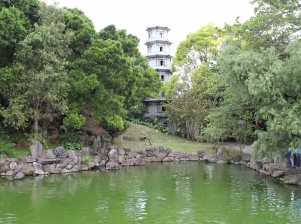 Fukushu-en Chinese Garden pond