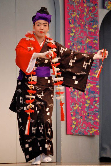 Urashima Dinner Theater Performance - gorgeous outfit
