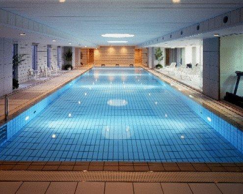 Hotel Granvia Pool at Kyoto Station