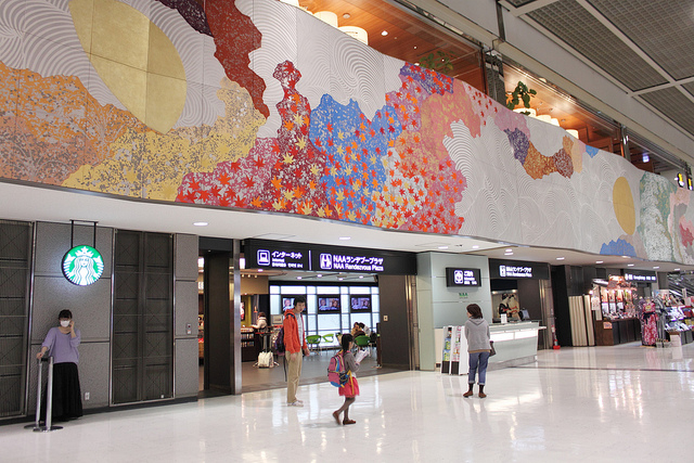 Narita Airport Pretty Wall Decorations (photo:  derivativeofcourse/flickr)