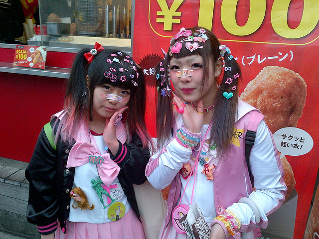 Harajuku girls (photo: chris/flickr)