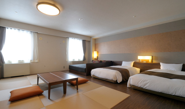 Hotel Niseko Alpen Deluxe mixed Japanese and Western-style room