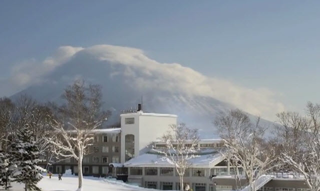 Green Leaf Niseko Village mountain backdrop