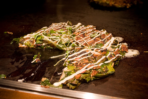 okonomiyaki in harajuku 神宮前 お好み焼き やいやい