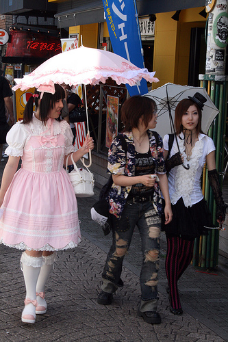 Girls in Takeshita Dori