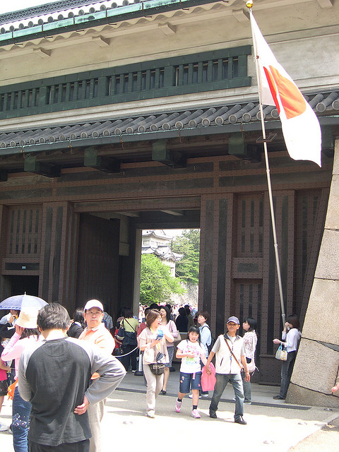 Nagoya Castle Gate (photo:  Damien Gabrielson/flickr)