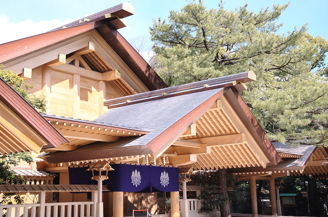 Atsutsa Shrine in Japan (photo: rapidliner/flickr)