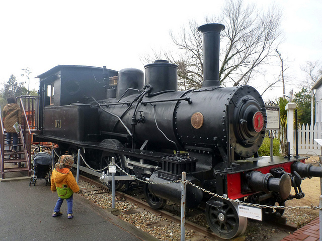 Meiji-mura steam train (photo: Kzaral/flickr)