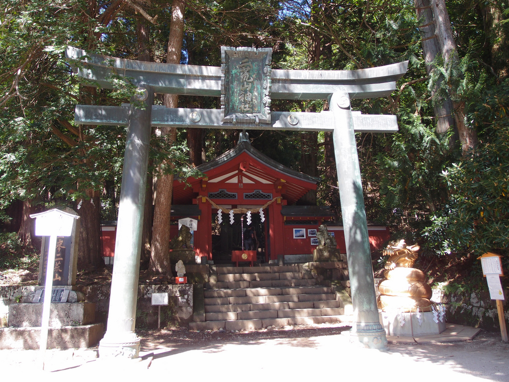 Futarasan Shrine @ Lake Chuzenji