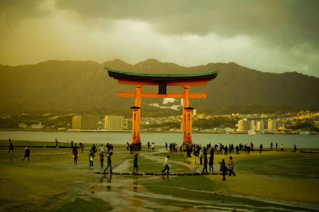 Itsukushima torrii low tide