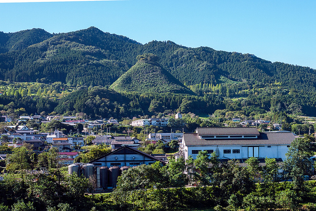 Onishi from Yamori house roof, Japan (photo: Magda Wojtyra/flickr)