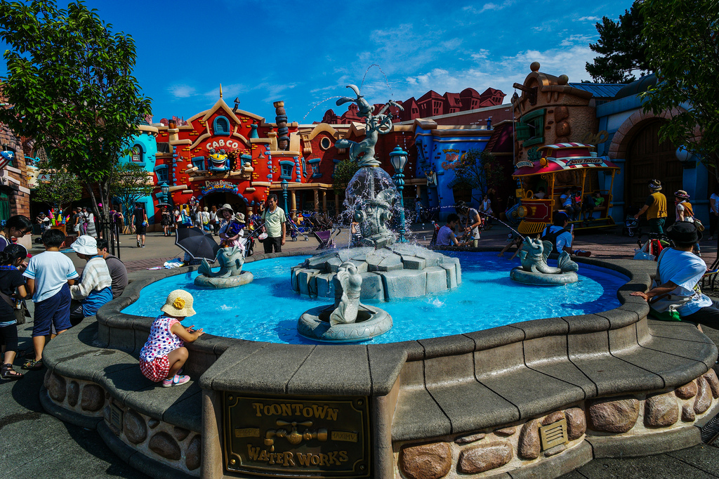 Tokyo Disneyland Fall 2013 - Toon Town Waterworks (photo:  Raymond WC Chow/flickr)