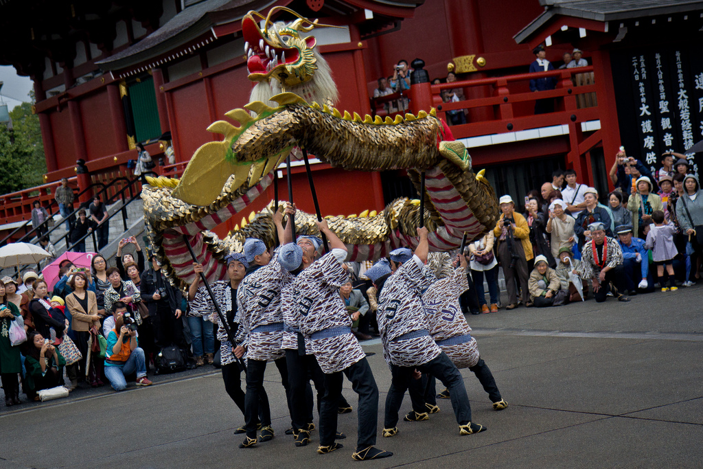Golden Dragon Dance Sensoji