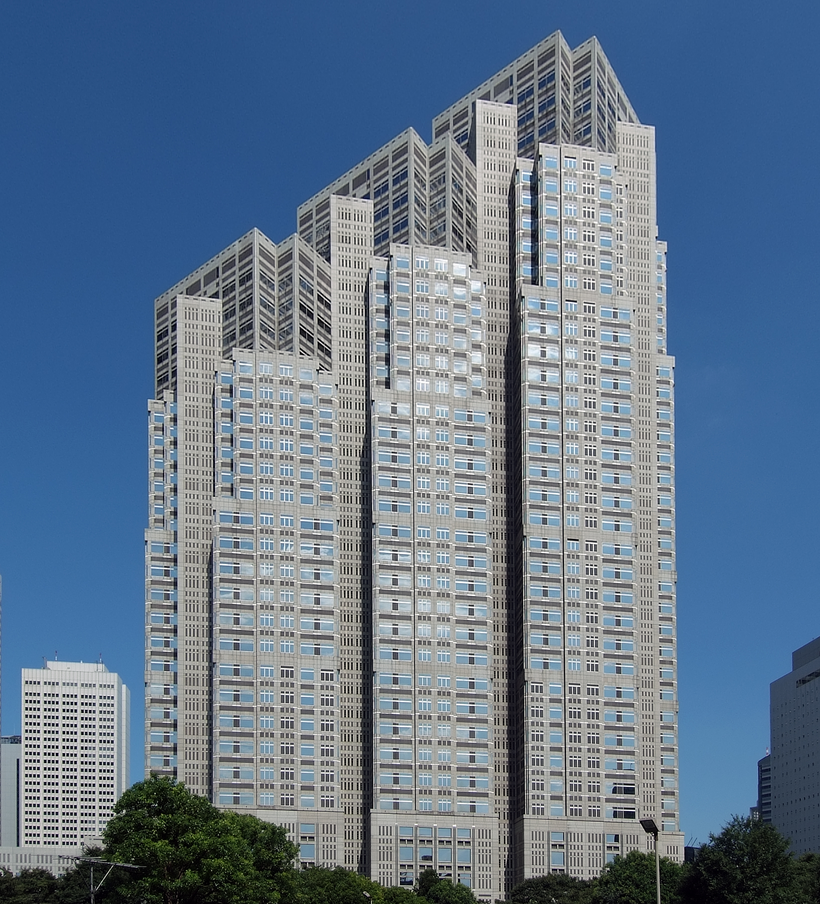 English: Tokyo Metropolitan Government Buildin...