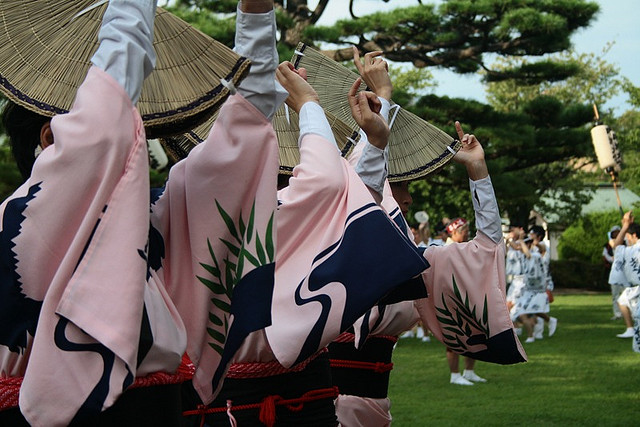 Awa Odori troupe (photo: flickr.com/photos/asiaticleague)