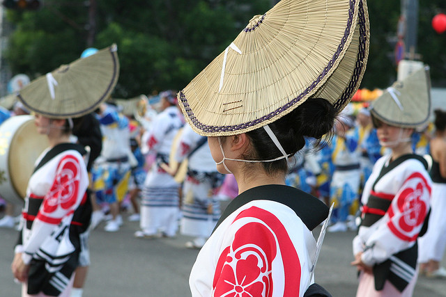 Awa Odori performers (photo: debug @flickr.com/photos/dja)