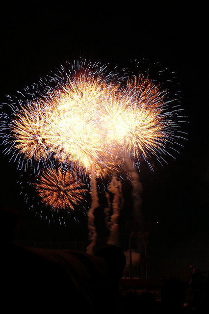 Jingu Gaien Hanabi Taikai 1 (photo credit: Mika Ueno/flickr)