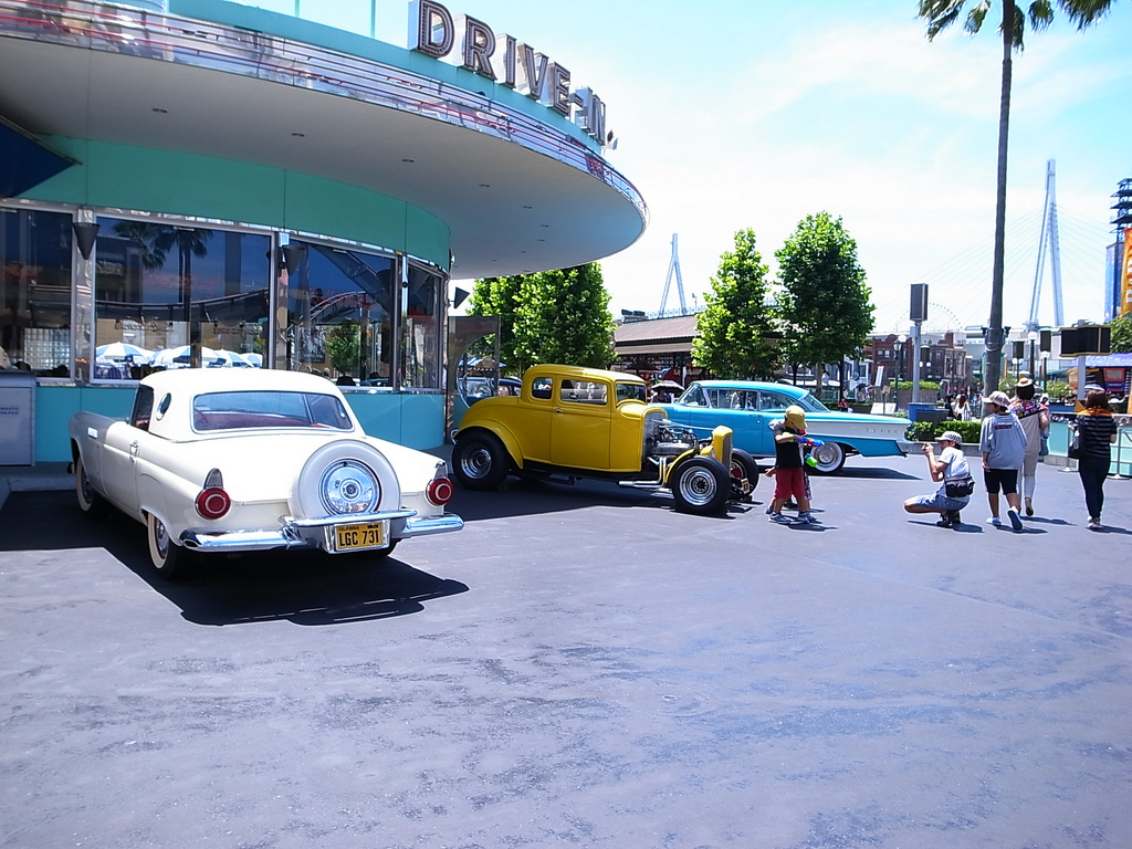 Mel's Drive in USJ