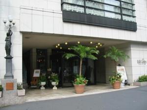 Rose Garden Shinjuku exterior