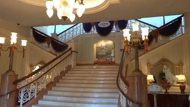 Tokyo Disneyland Hotel interior