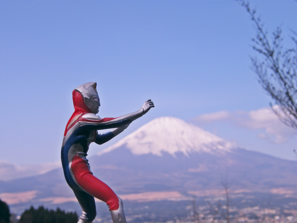 Ultraman + Mt. Fuji=JAPAN