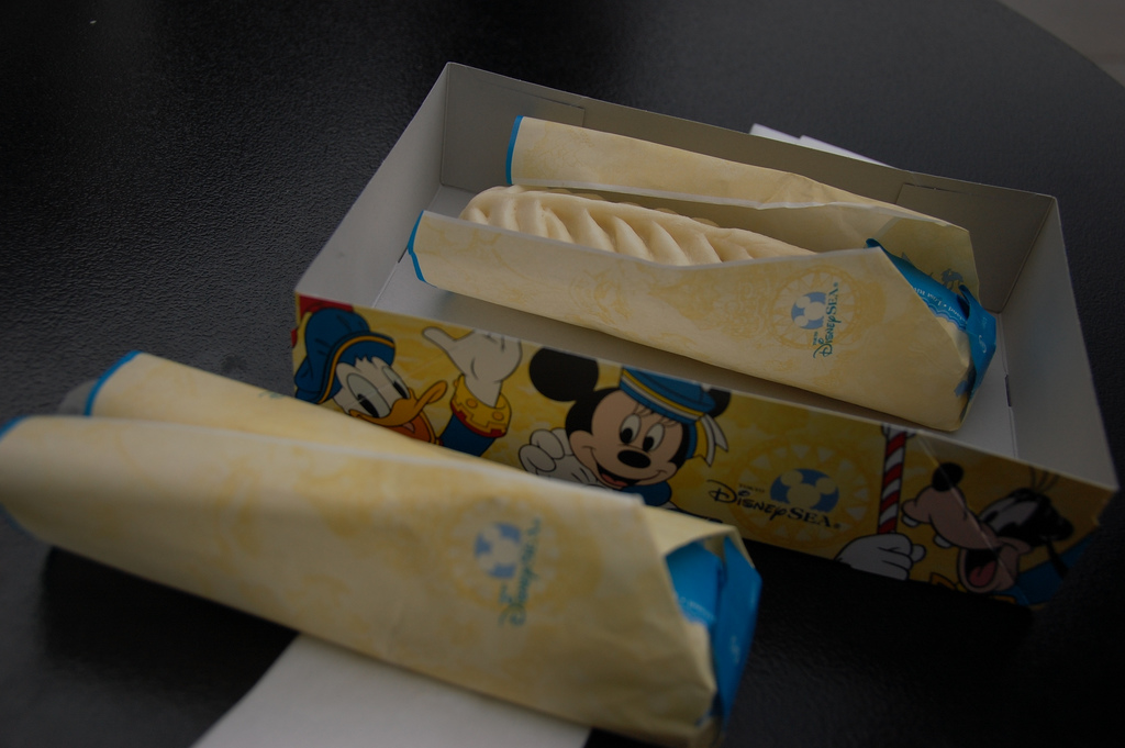 Gyoza Sausage Bun Food DisneySea (photo credit Mai http://www.flickr.com/photos/noomai)